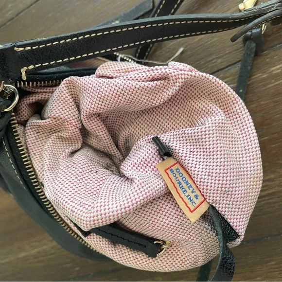 Dooney & Bourke pebbled leather bag - Picture 7 of 15